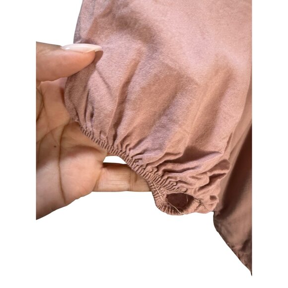 Button-Down Blush Pink Blouse With Elastic Sleeves - Picture 4 of 8